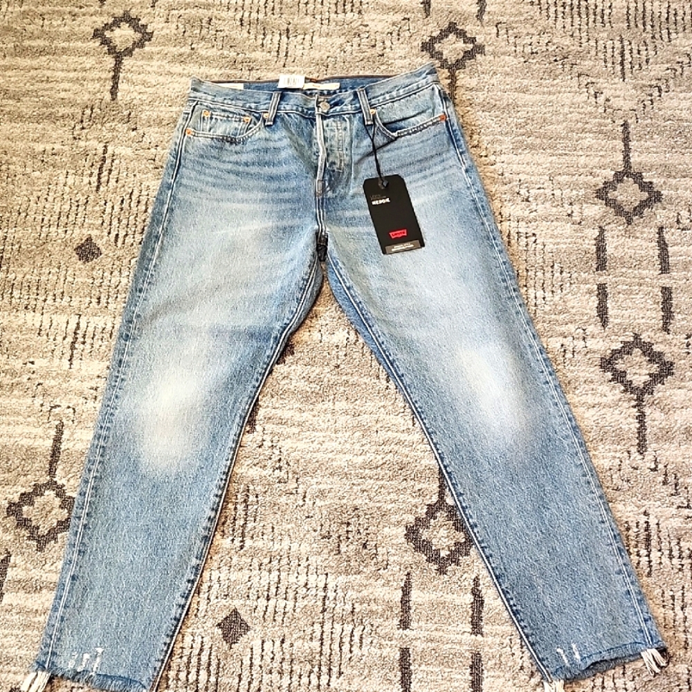 LEVI'S Wedgie Fit Jeans Light Wash Size 29